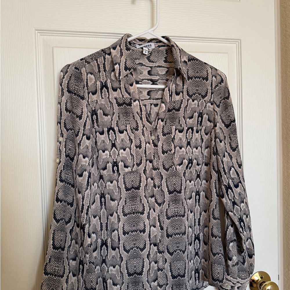 Express Gray and Black Patterned Blouse